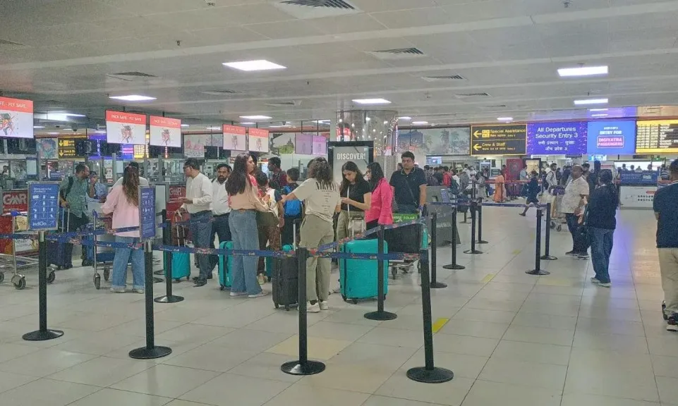 Heavy Rain Forces 15 Delhi Flights to Reroute as Weather Office Issues Red Alert