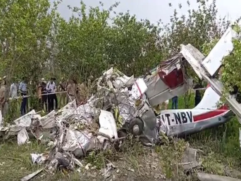 Tragic Kanpur Training Aircraft Crash Leaves Instructor and Trainee Pilot Dead in Open Field