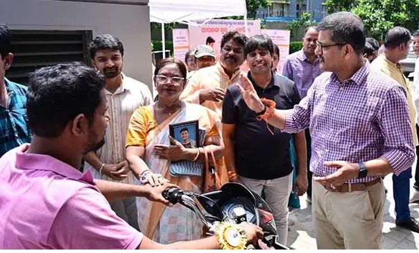 Odisha STA Turns Rakhi Message Into Road Safety Pledge