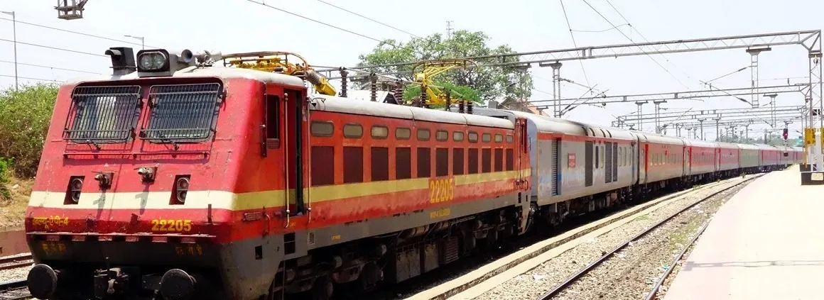 Temporary halt of Angul–Puri–Angul MEMU at Janakideipur station 