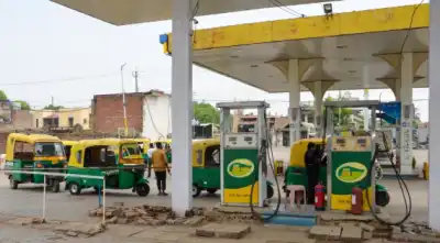  In a fresh blow to the common man after the festive season, Indraprastha Gas Limited (IGL) has increased the price of Compressed Natural Gas (CNG) in Delhi-NCR by ₹3.89 per kg.