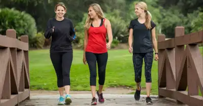 A new walking trend called “lymphatic walking” is gaining popularity on social media, with videos claiming that specific walking techniques can improve lymphatic drainage, reduce swelling and even “flush out toxins