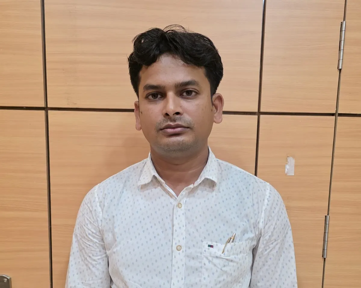 Odisha: Transport Inspector caught taking Rs 20k bribe from truck owner in Sundargada

