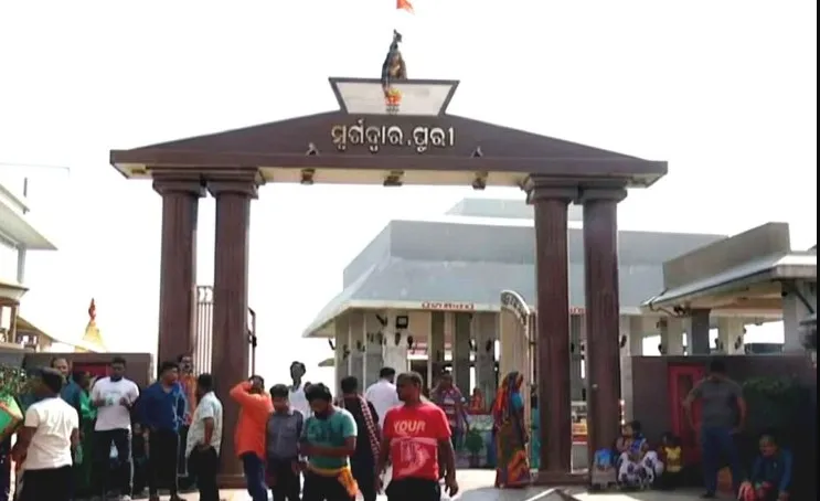 Families waiting at the crematorium criticized the administration for the lack of preparedness, stating that no prior information had been provided about the shortage. Many described the delay as deeply distressing during an already difficult time