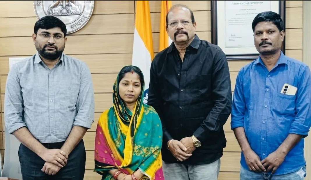 Taking serious note of the report, Director of Municipal Administration Arindam Dakua directed the Koraput district administration to extend support to Sukanti. Acting on the directive, Koraput Collector Manoj Satyaban Mahajan invited her to his office and assured her that she would be provided employment after completing the necessary training