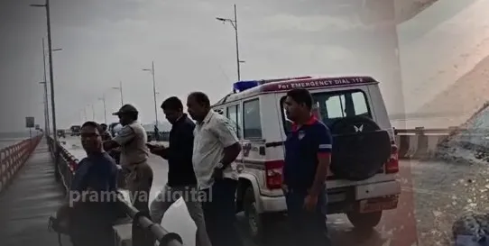 BREAKING: Youth missing after allegedly jumping into Kathajodi River from Cuttack’s Subash Setu

