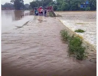 Odisha: Revenue Minister reviews flood situation in Malkangiri, directs officials to step up relief measures
