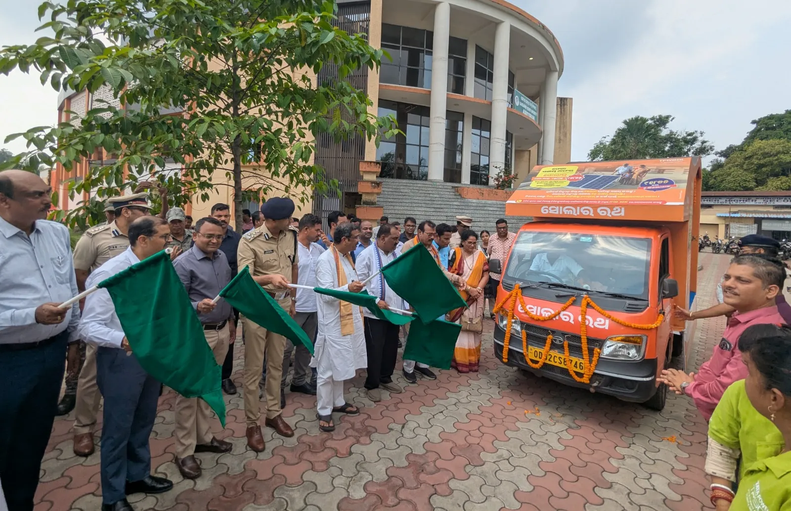 Pradhan flags off Solar Rath to accelerate rooftop solar adoption
