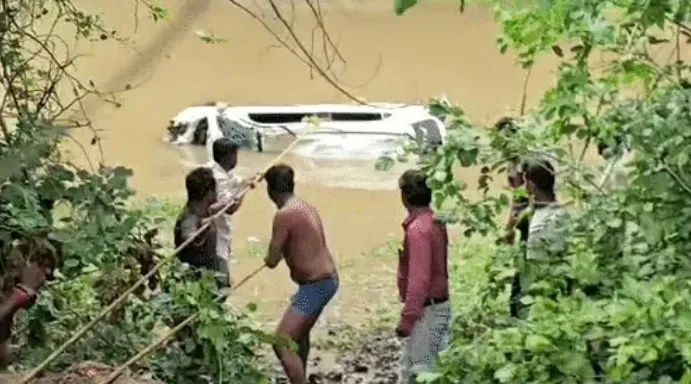 PM Modi announces Rs 2 lakh ex-gratia for kin of eight Odia tourists killed in Madhya Pradesh river accident