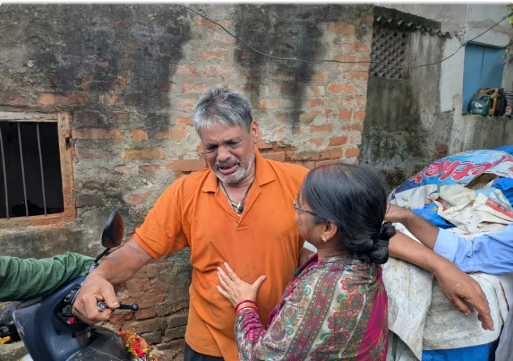 “Everything is finished”: Odisha family devastated after seven die as vehicle is swept away by stream in MP