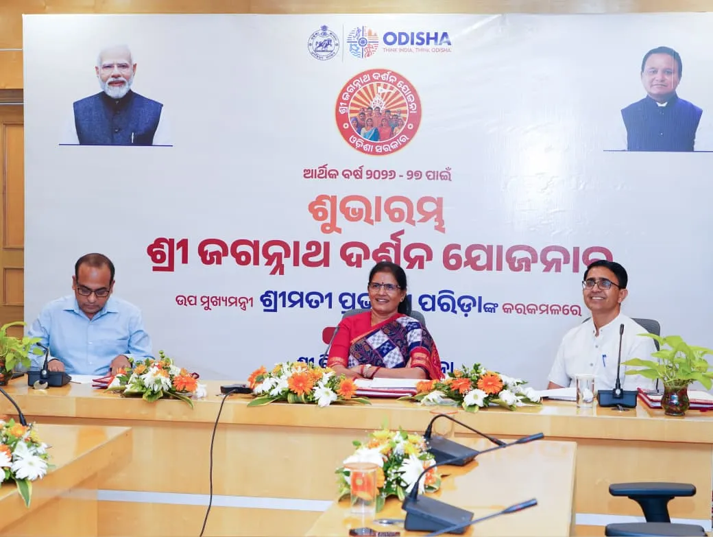 Pravati Parida flags off first pilgrimage under ‘Shree Jagannath Darshan Yojana’