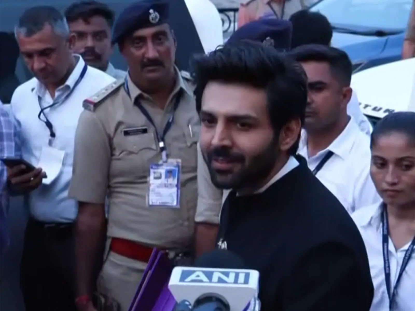 Kartik Aaryan says he's "speechless" after winning National Award