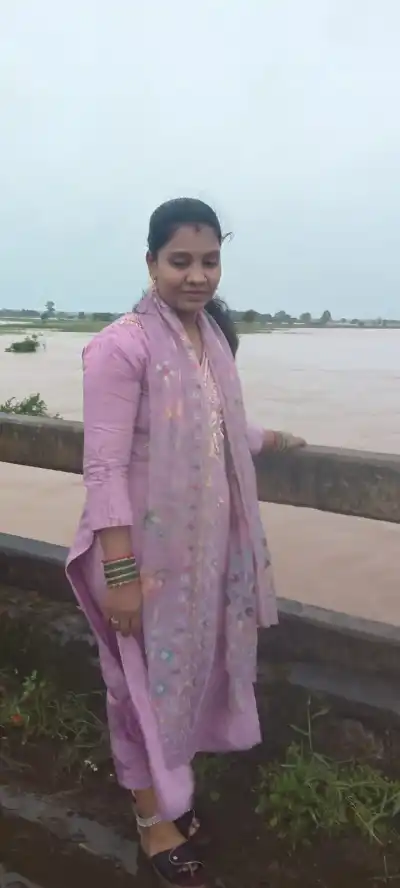 Selfie turns fatal, woman goes missing after falling into Indravati River