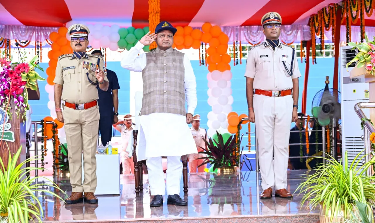 Stay away from corruption, uphold discipline: CM Majhi to new police officers