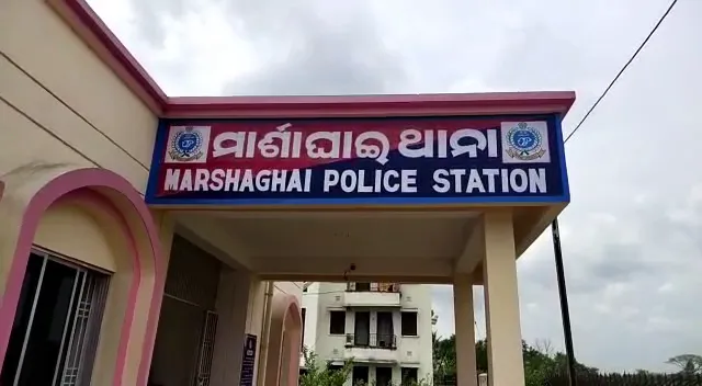 Wall collapse kills man, leaves wife critically injured in Kendrapara