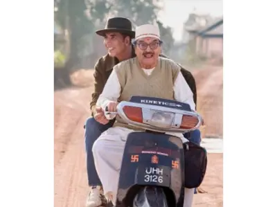 Akshay Kumar shares Asrani’s last shot from ‘Haiwaan’