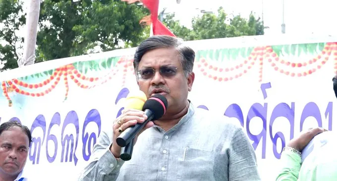 Odisha teachers protest: Ministers visit stir site, assure early resolution