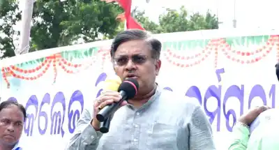Odisha teachers protest: Ministers visit stir site, assure early resolution