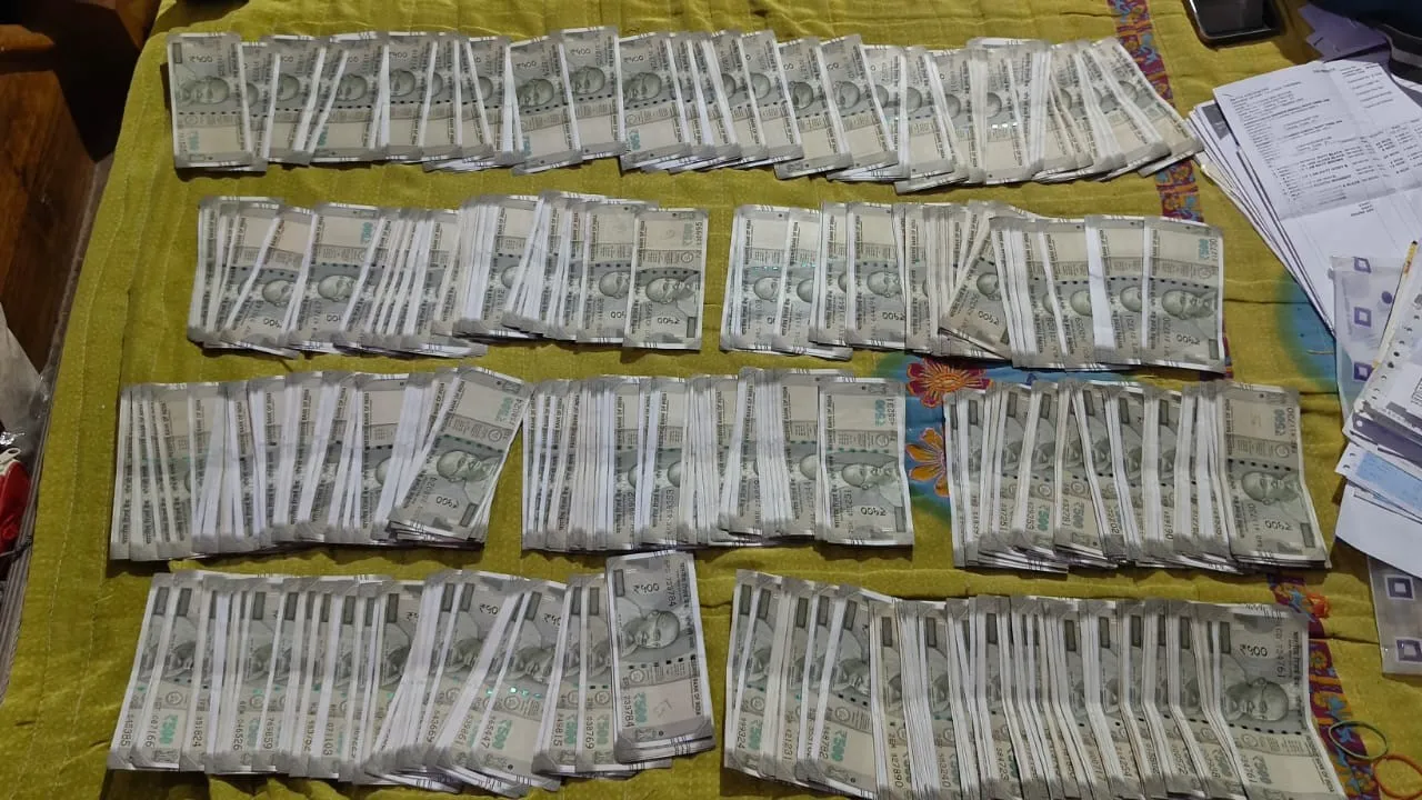 Odisha Vigilance detains woman engineer with Rs 3.15 lakh cash in Kendrapada