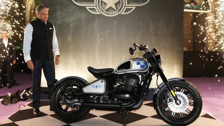 Mahindra Chairman Reveals Jawa All Stars 42 Bobber at Global Chess League