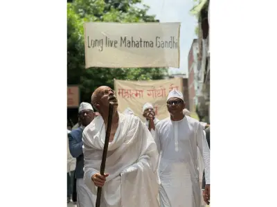 First look: Manoj Bajpayee looks unrecognizable as Mahatma Gandhi in Sudhir Mishra’s next
