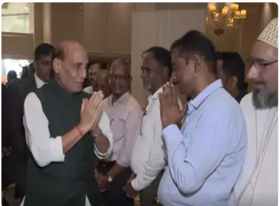 Rajnath Singh receives warm welcome from Indian diaspora in Colombo