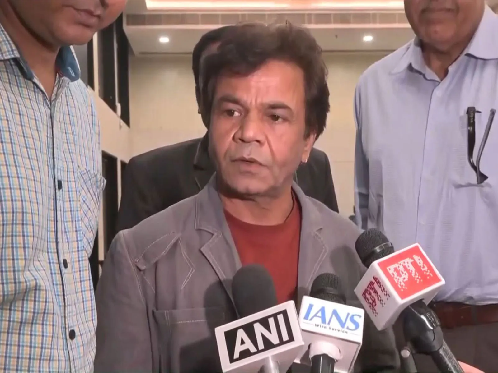 Cheque-bounce case: SC directs actor Rajpal Yadav to deposit Rs 5 crore for exemption from surrender