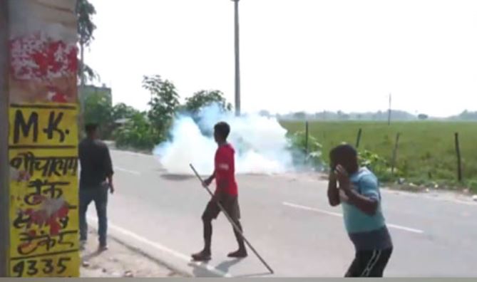 Uttar Pradesh violence: Police resort to tear gas, lathi charge as protest turns violent in Bahraich 