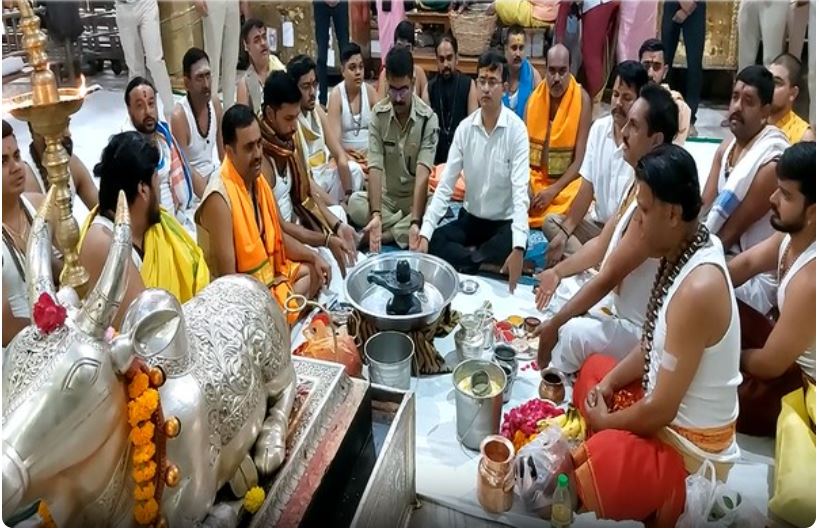 Dhanteras : Pujan at Mahakaleshwar Temple in Madhya Pradesh’s Ujjain