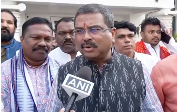 "Hemant Soren's govt will be uprooted from ground": Union Minister Dharmendra Pradhan