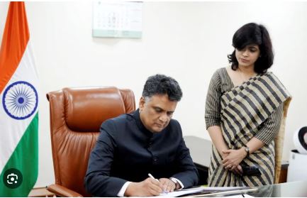 Sanjay Murthy sworn in as new CAG of India