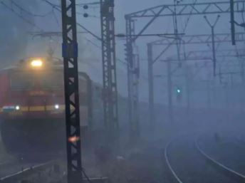 Railways cancel trains, reduces frequency due to foggy weather