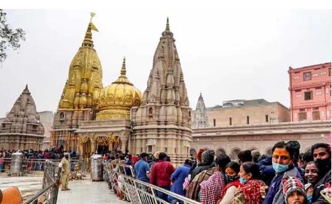 Over 11 Lakh devotees offer prayers at Kashi Vishwanath temple on Mahashivaratri