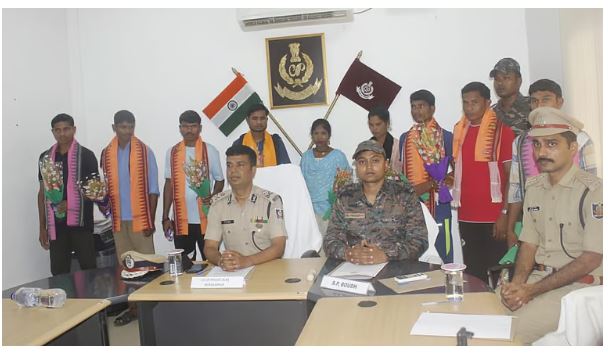 74 Naxals surrender in Odisha over last 5 years, says CM Majhi