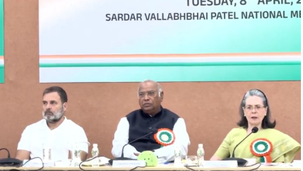 Congress chalks out plans at historic CWC meet in Ahmedabad