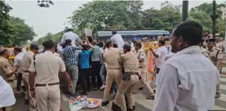 BJD, Congress stage protest over rising crimes against women in Odisha