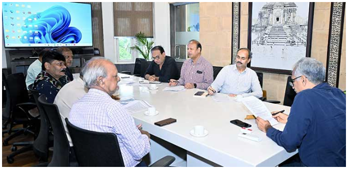 Odisha Chief Secretary meets senior Journalists on Welfare Issues