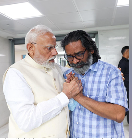PM Modi pays tribute to Shibu Soren, meets grieving family in Delhi