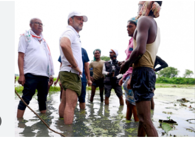 Rahul Gandhi meets Makhana farmers in Katihar during 'Voter Adhikar Yatra'