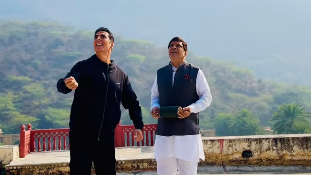 Makar Sankranti: Akshay Kumar enjoys kite flying on Bhoot Bangla sets, Is Sky Force set for big take-off on Jan 25?