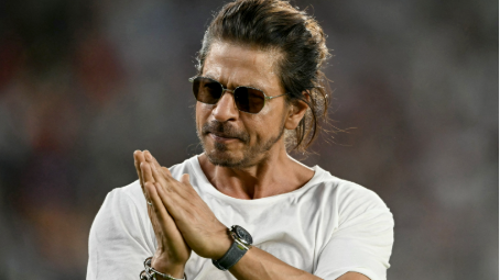 After Salman Khan Sikandar's damp show, fans pin hope on Shah Rukh Khan for Bollywood revival 