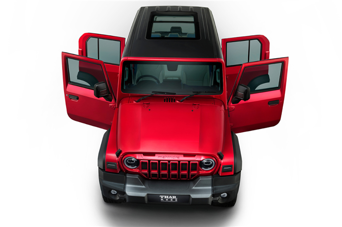 Mahindra Thar ROXX roars to success: 1.76 Lakh Bookings in 60 minutes