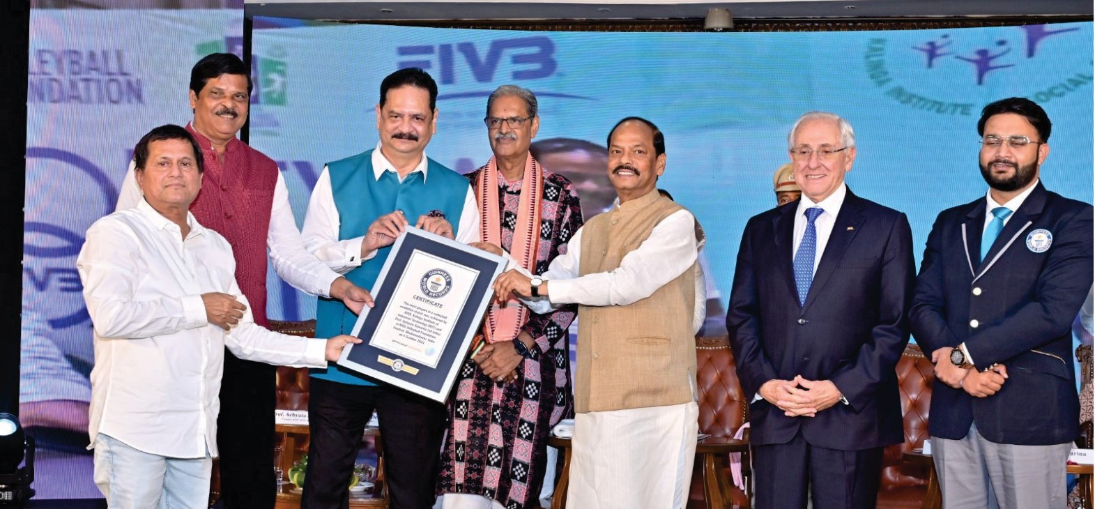 New Guinness World Record in Volleyball 