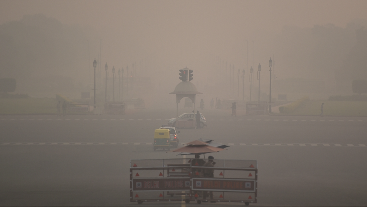 Delhi Faces Severe Air Pollution Crisis, AQI Hits Dangerous Levels