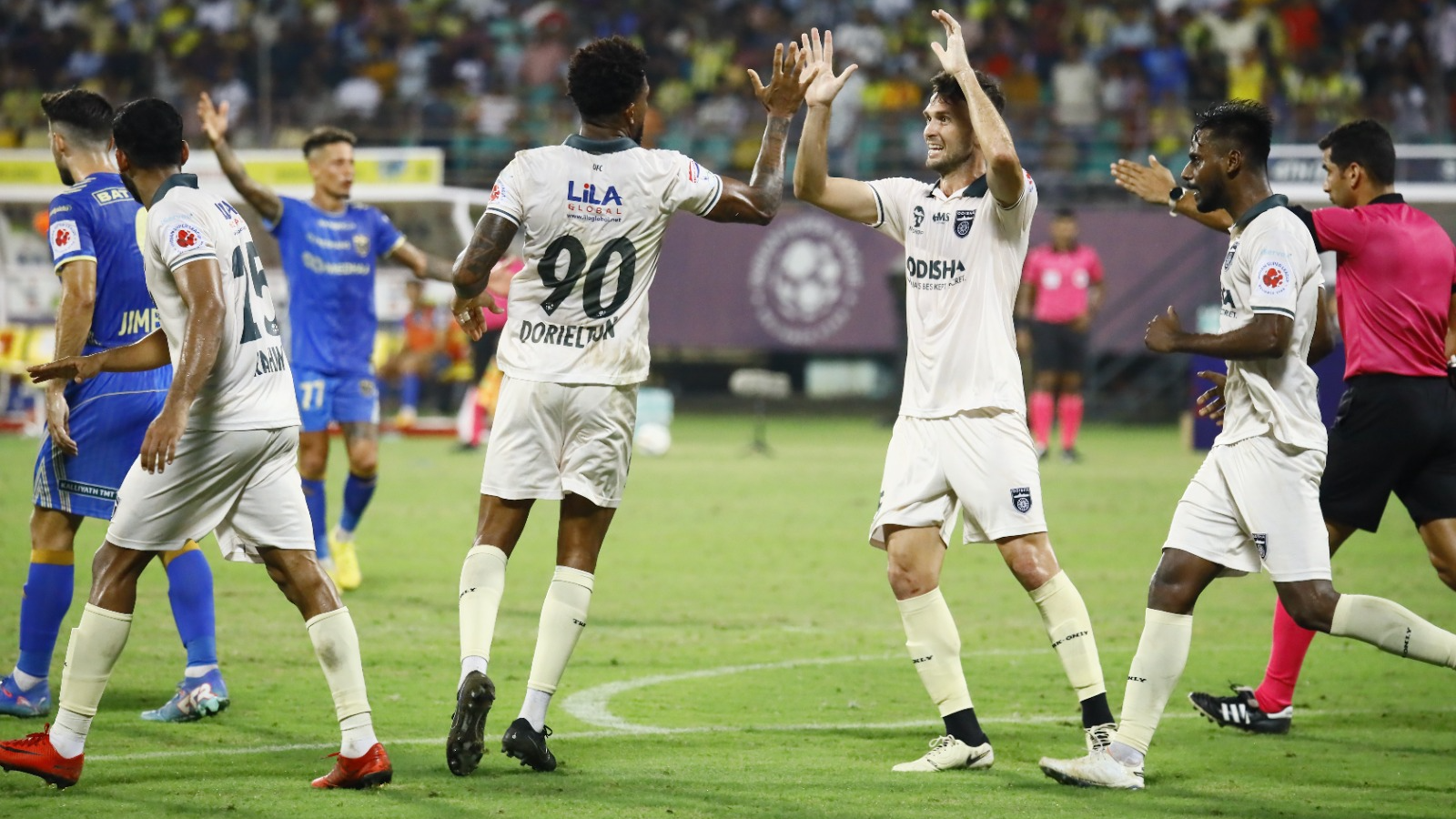 Kerala Blasters down 10-man Odisha FC in Kochi