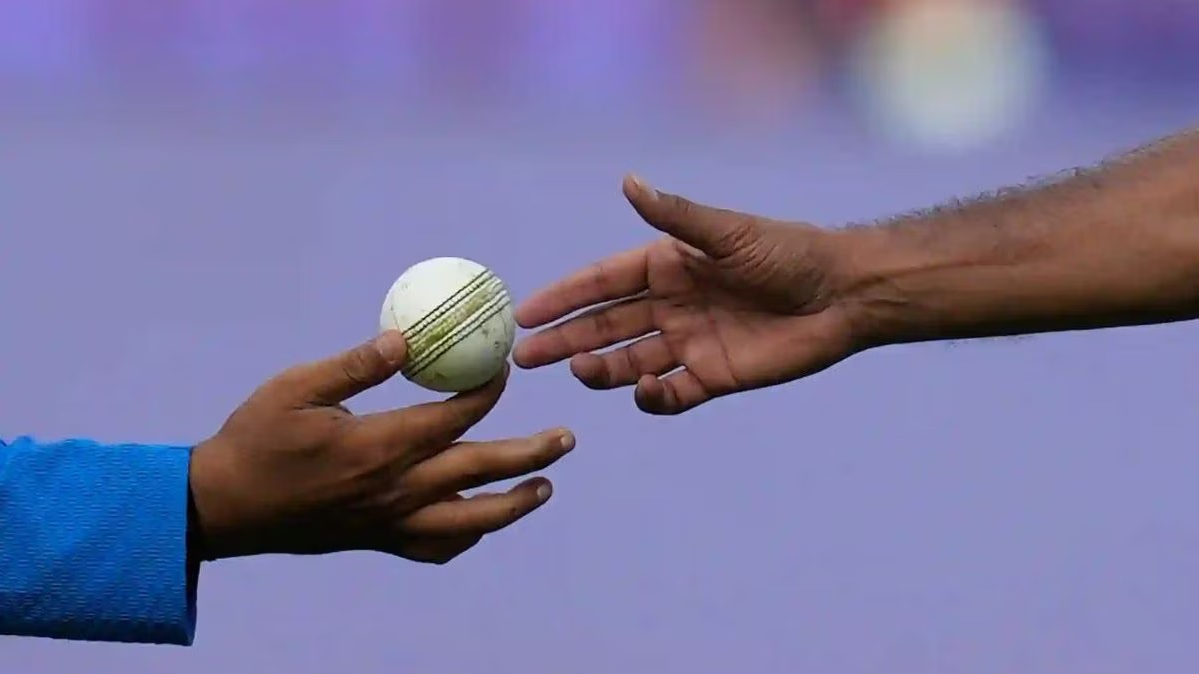 IPL 2025 Could See the Return of Saliva to Shine the Ball, reviving Reverse Swing – BCCI to meet IPL Captains today and discuss