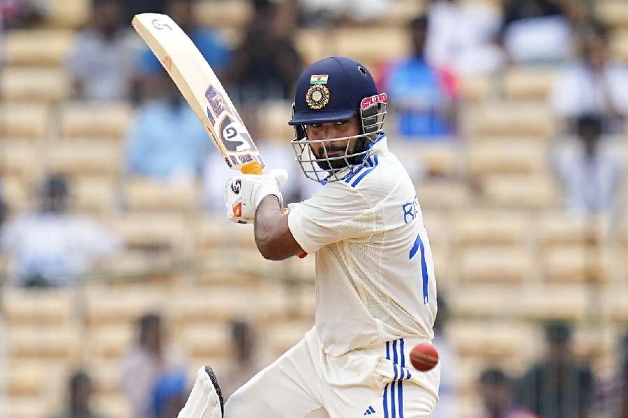 Rishabh Pant Joins Elite Company, Becomes Second Wicketkeeper in History to Score Twin Test Centuries