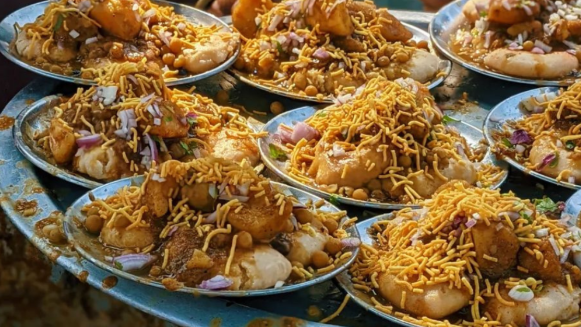 Monsoon Food Alert in Bhubaneswar: 7 Items to Avoid for Your Health