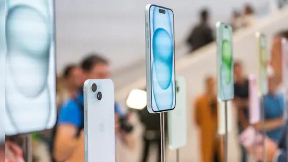 Foxconn Recalls Chinese Engineers from India, Threatens Apple iPhone 17 Production
