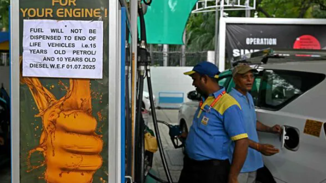 Middle-Class Backlash Forces Delhi to Suspend Controversial Fuel Ban on Old Vehicles